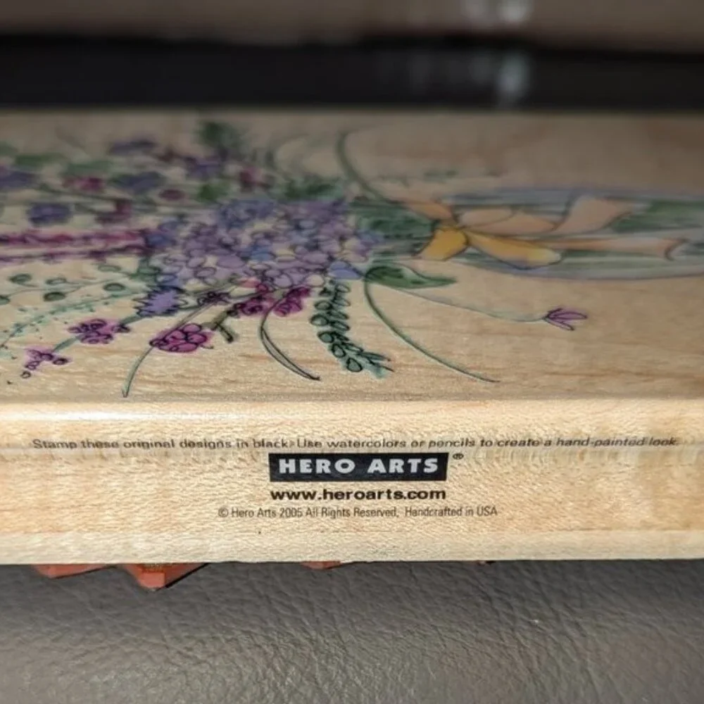 Hero Arts Rubber Wood Mounted Marion's Bouquet S3253 Vase Flowers Large Stamp